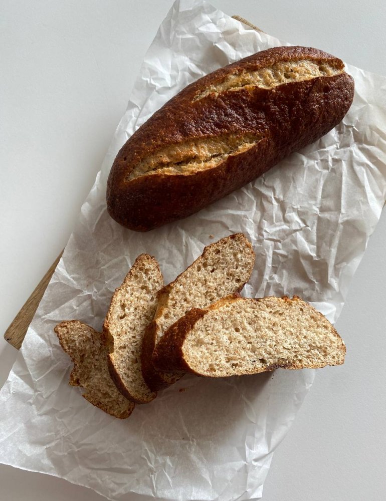 На фото хлеб из пшеничной муки «От Шефа» из французской пекарни-бутика Brioche Paris в Минске.